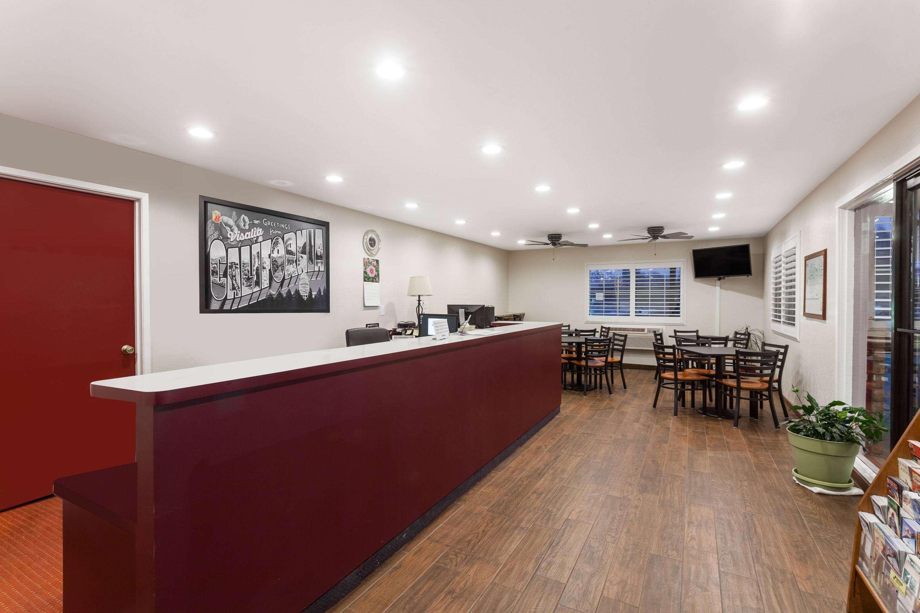 Super 8 By Wyndham Visalia Hotel Exterior foto