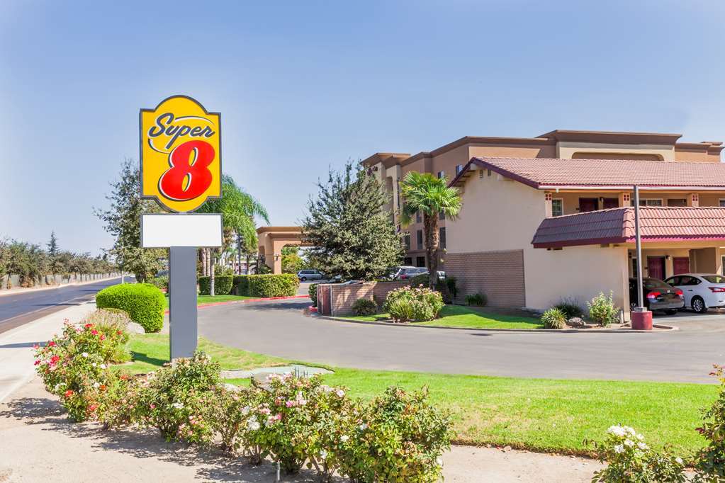 Super 8 By Wyndham Visalia Hotel Exterior foto